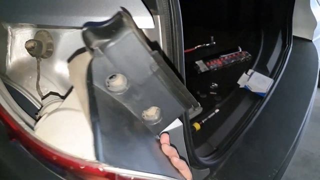 Tutorial Cambiar bulbos (Luz) de frenos en Ford Escape (Kuga) 2014 смотреть онлайн