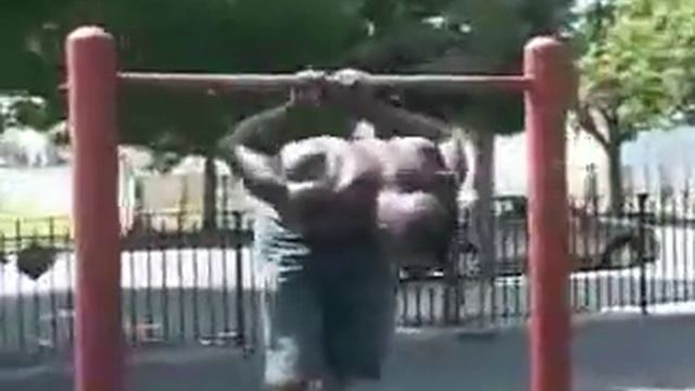 Смотреть всем!!! Вот как надо качаться. смотреть онлайн