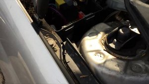 W203 MERCEDES C CLASS E CLASS RADIO NOT WORKING FIX !!! RADIO FUSE LOCATION * REPLACEMENT