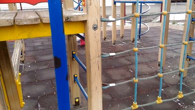 Видео 2. Первая прогулка в сноубутсах Nordman Little One смотреть онлайн