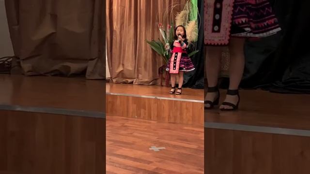 Xyoo Tshiab Rov Los Txog | Vue Banquet performance смотреть онлайн