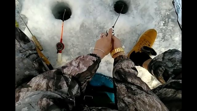 ЗИМНЯЯ РЫБАЛКА НА ТОМИ. ОТДЫХ. ДЕНЬ 1 смотреть онлайн