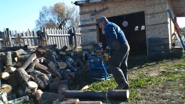 Какая пила лучше, для пиления дров около дома бензопила Штиль-180 МС или электропила Чемпион 324N . смотреть онлайн