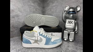 Кроссовки Nike Air Jordan 1 Low 'Hyper Royal'