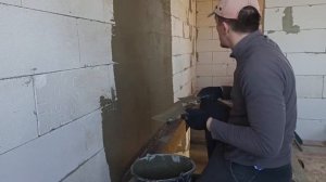 Штукатурю тамбур. Черновая штукатурка.