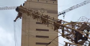 Ураган в Тюмени поваленные краны, сорванные балконы. 2 сентября 2020 года