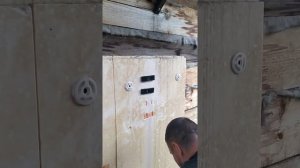 правильно установить брешетку по верх утеплителя( опора подвеса универсальная)