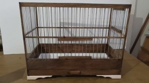 Клетка для чижа с внешней кормушкой. Цвет венге.