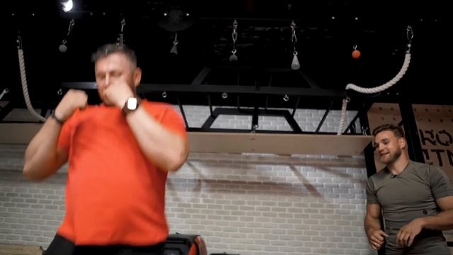 Pole Dance для начинающих: как танцы на пилоне изменят вашу фигуру // Злобный ЗОЖ смотреть онлайн