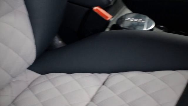 Audi Q3 комбинированная перетяжка салона с ромбами и отстрочкой [ПЕРЕТЯЖКА AUDI 2022]