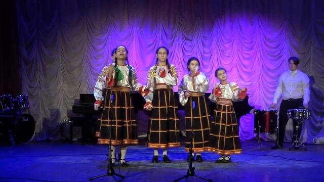 Фольклорная композиция (Жаворонушки, В огороде мята)