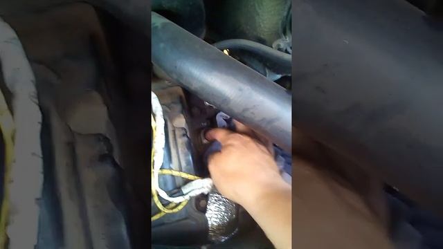 замена датчика температуры охлаждающей жидкости Рено мастер 2 2.2 ,2.5 дизель смотреть онлайн