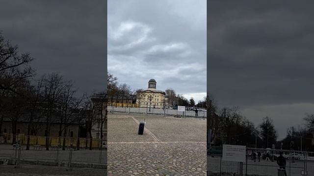 Возле дворца Шарлоттенбург в Берлине. Германия/Near the Charlottenburg Palace in Berlin. Germany