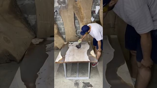 Стол с эпоксидной смолой поэтапно смотреть онлайн