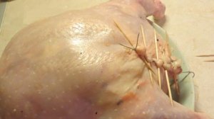 Курица, фаршированная овощами, в духовке