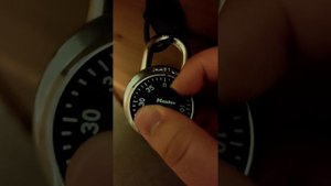 Как открыть американский замок "Master lock"?