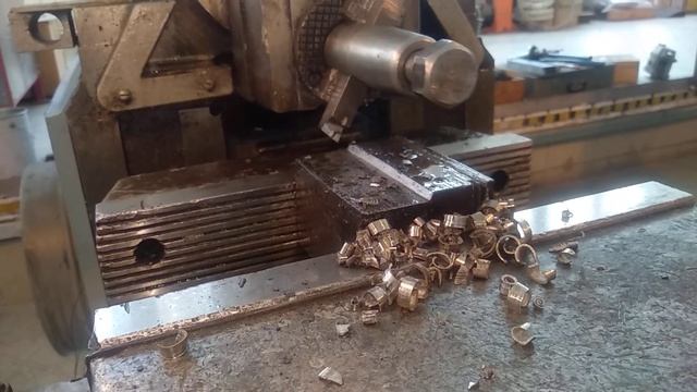 Залипательное видео СТРОГАНИЕ МЕТАЛЛА. смотреть онлайн