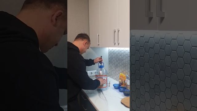 Кормушка для птиц.(Интересная кормушка и чем заполнить её).