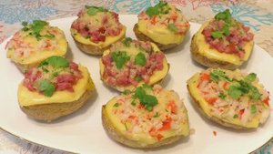 Закуска из запеченной картошки с начинкой к праздничному столу. Просто и очень вкусно.
