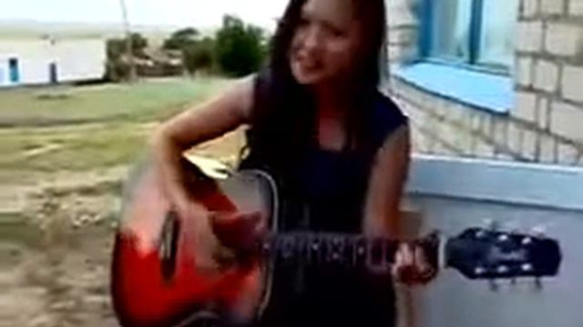 Девушка классно играет на гитаре. Классная песня девушка классно поет. Девушка классно поет. Классная песня девушка классно поет. Классная песня девушка классно поет.