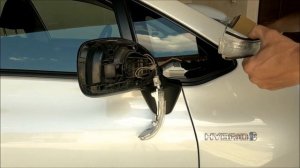 Mirror indicator replacement and plastic mirror cover removal - Toyota Auris (E150), 2011