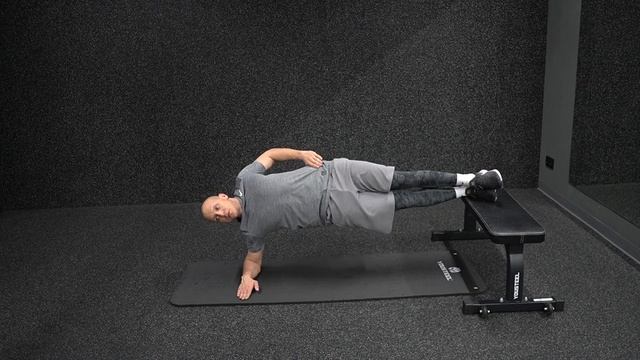 Боковая планка со скамьи и движением таза смотреть онлайн