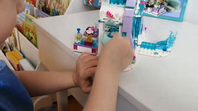 Обзор конструктора Холодное сердце Лего Аналог Лепин замок Эльзы ( Lego 41148 Queen Lepin 85002)