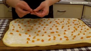 Пирог "Праздничная коса". Сдобная выпечка с цукатами и шоколадом.