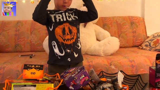 Halloween candy Monster Challenge Happy Halloween Много конфет на Хэллоуин смотреть онлайн