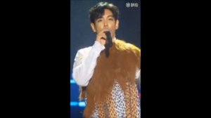 BIGBANG - T.O.P as Tarzan? (FM in Chongqing, 01.07.2016 - Day 2)