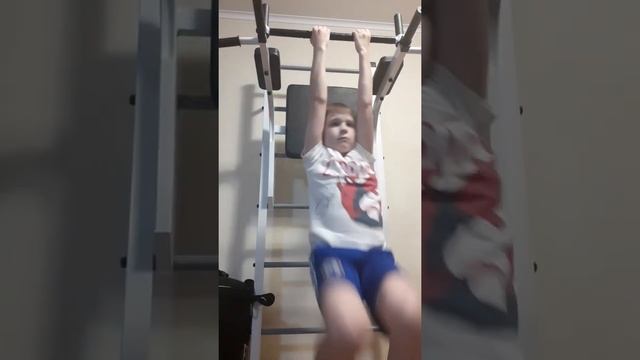 КАК!!!??? ЧТО!!!??? КАК Я ЭТО СДЕЛАЛ? !11 ПОДТЯГИВАНИЙ! МОЙ РЕКОРД!!! ЧЕРЕЗ НЕМОГУ!!! смотреть онлайн