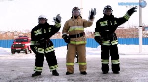 Танцующие Иркутские пожарные поздравляют с Новым годом