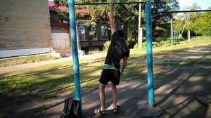 Выход силой на одной руке. Передний вис 16 секунд. 12 подтягиваний на одной руке