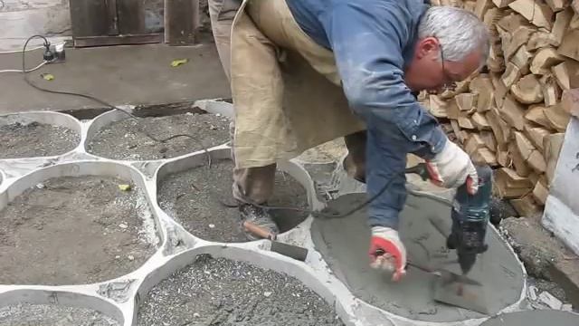 вибратор из перфоратора смотреть онлайн