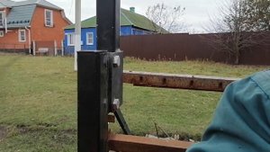 Живём в деревне. Уралец 224. Вывозит навоз.