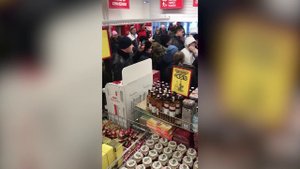 Давка в магазине