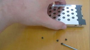 Toshiba серии R830: Замена жесткого диска