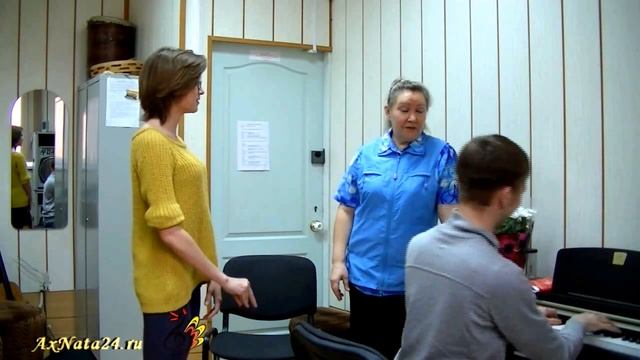 Урок вокала.Опорный прыжок в одной позиции с грудного в головной регистр