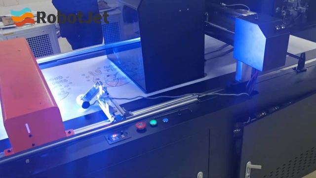 #uvprinting #printer #digitalmarketing RobotJet Single Pass Roll to Roll UV Printer