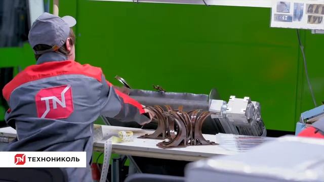 Производство пластиковой водосточной системы ТЕХНОНИКОЛЬ смотреть онлайн