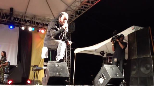 Chuck Fender -GT XMAS EXTRAVAGANZA 2012 смотреть онлайн