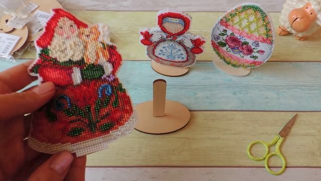 Как оформить вышивку на пластиковой канве на подставку. Мой способ!