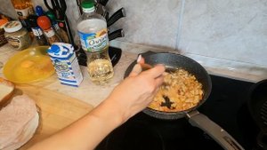 Куриное филе с белыми грибами