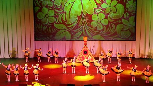 Балалайка "Школьный двор"-8 марта 2017 смотреть онлайн