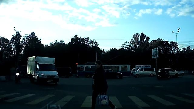 Тупой на мопеде смотреть онлайн