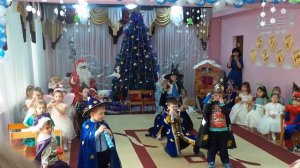 Д/с 109, новогодний утренник, танец звездочетов