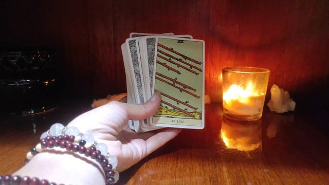 Таро прогноз на 27 сентября 2023 г. Неожиданность. смотреть онлайн