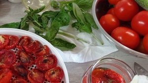 Вяленые томаты в масле с базиликом и чесноком ?