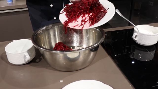Коссовский салат – Блюдо беларуской кухни: Салат из свеклы с грибами | Вкусно в Беларуси