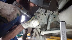 Как заменить заржавевшие, заклинившие, прикипевшие направляющие тормозных суппортов.